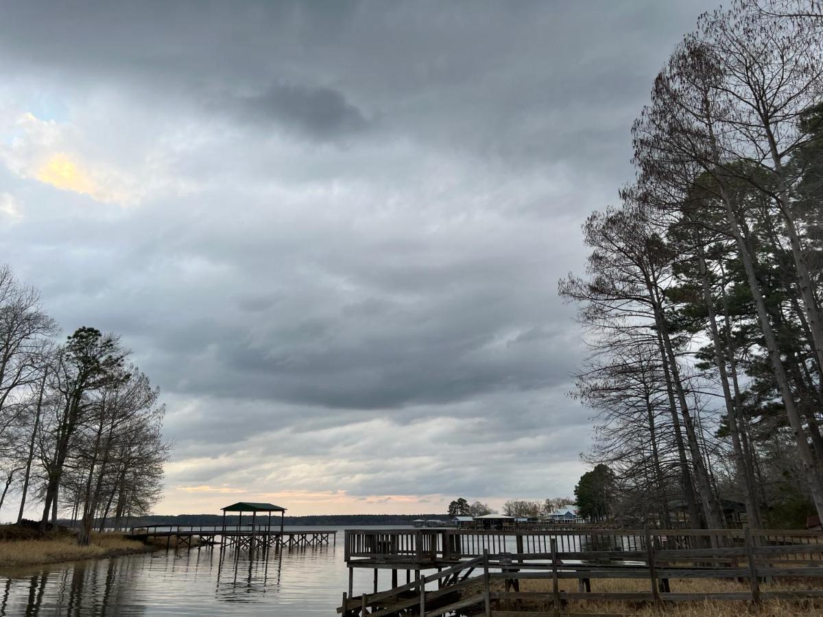 Driftwood Inn And Lodge By The Lake Zwolle ภายนอก รูปภาพ