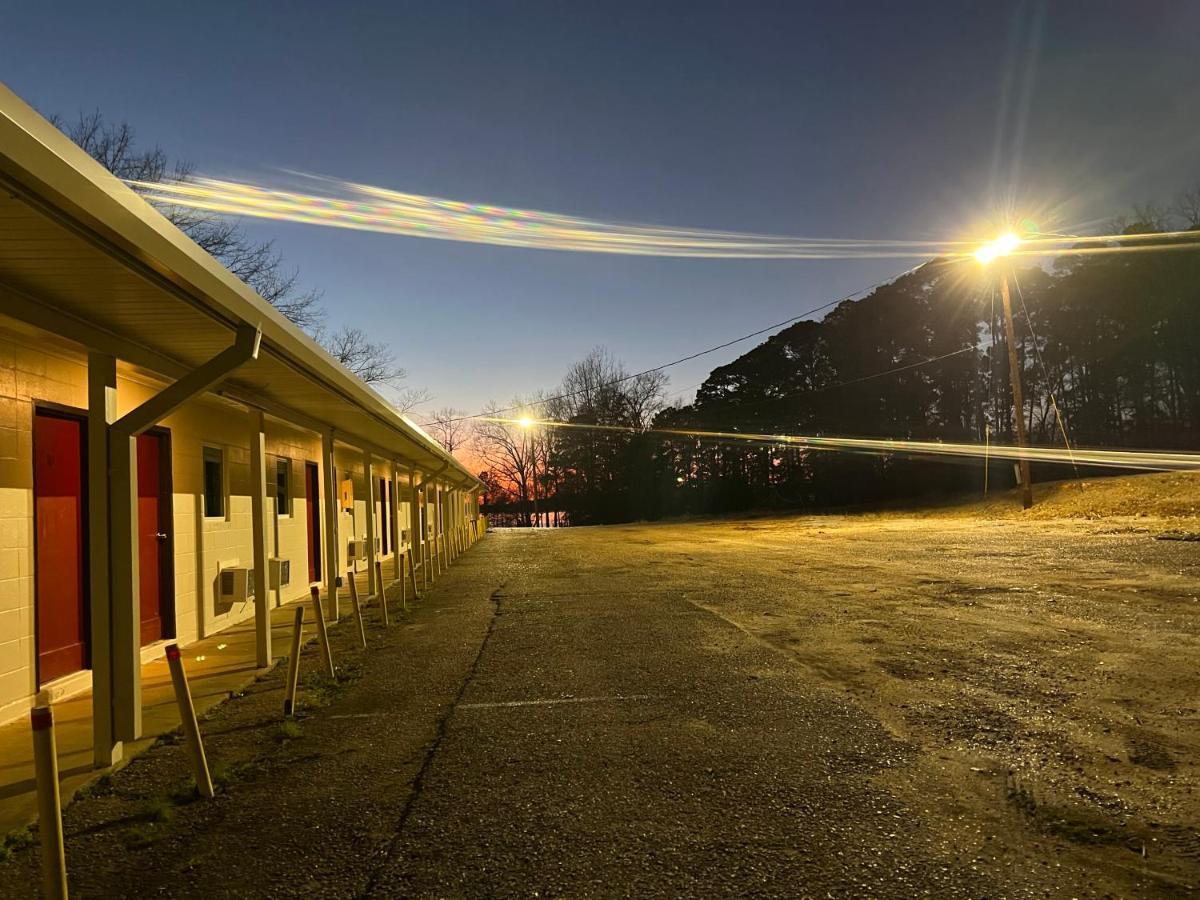 Driftwood Inn And Lodge By The Lake Zwolle ภายนอก รูปภาพ
